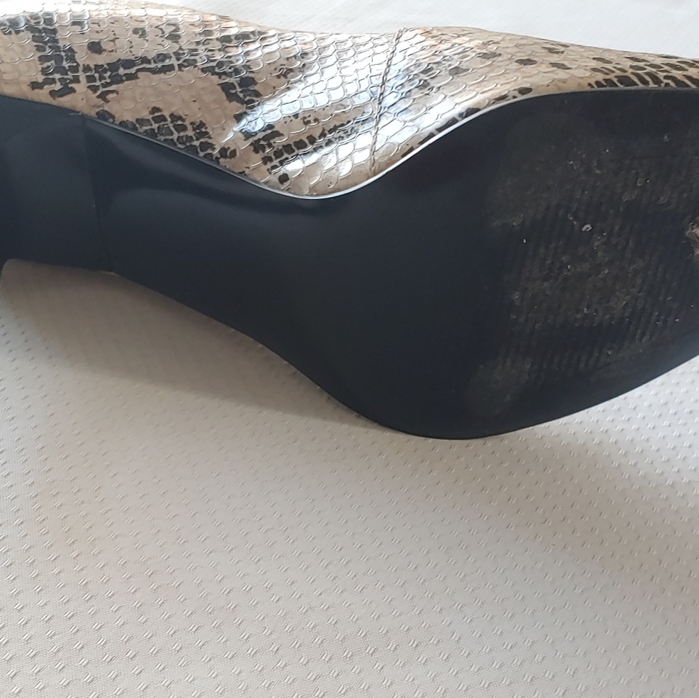 Heels - Picture 6 of 7